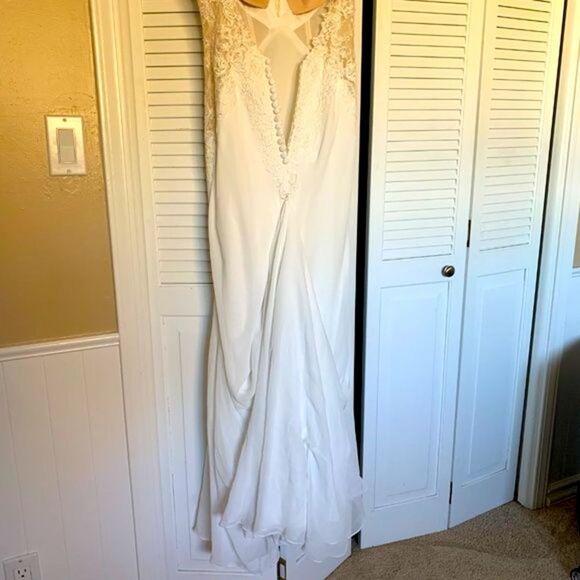 Sz 2 Wedding dress - Picture 10 of 16